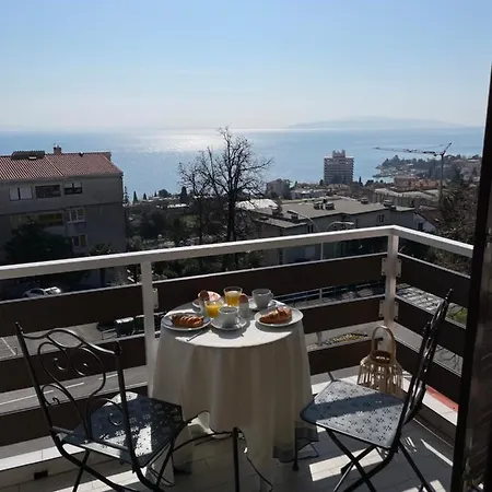 - Ocean Suite&sea Breeze * Opatija