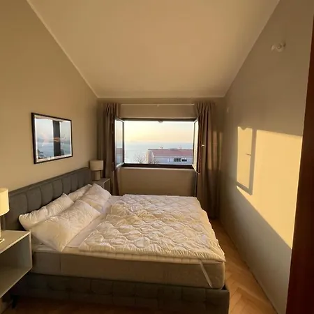 - Ocean & Sea Breeze